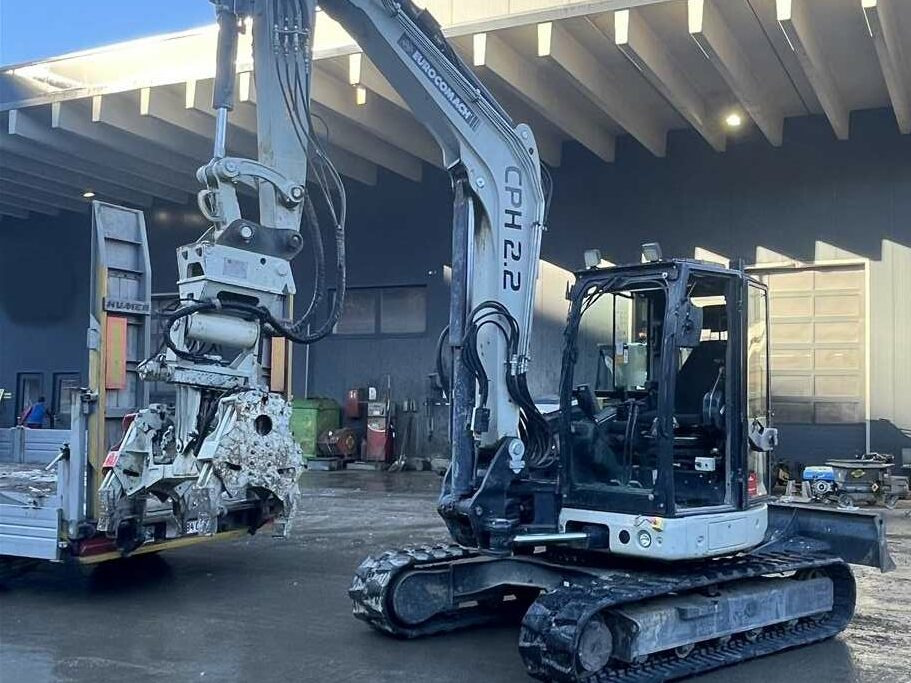 Eurocomach ES 85 ZT 4 + Comacchio CPH 2.2 - Platforma za bušenje: slika Eurocomach ES 85 ZT 4 + Comacchio CPH 2.2 - Platforma za bušenje Eurocomach ES 85 ZT 4 + Comacchio CPH 2.2 - Platforma za bušenje: slika Eurocomach ES 85 ZT 4 + Comacchio CPH 2.2 - Platforma za bušenje