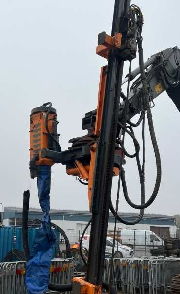 Excadrill 22A drilling attachment - Platforma za bušenje: slika Excadrill 22A drilling attachment - Platforma za bušenje Excadrill 22A drilling attachment - Platforma za bušenje: slika Excadrill 22A drilling attachment - Platforma za bušenje