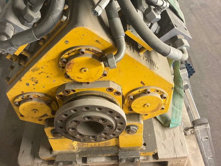 Hütte HG 24 rotary head - Platforma za bušenje: slika Hütte HG 24 rotary head - Platforma za bušenje Hütte HG 24 rotary head - Platforma za bušenje: slika Hütte HG 24 rotary head - Platforma za bušenje