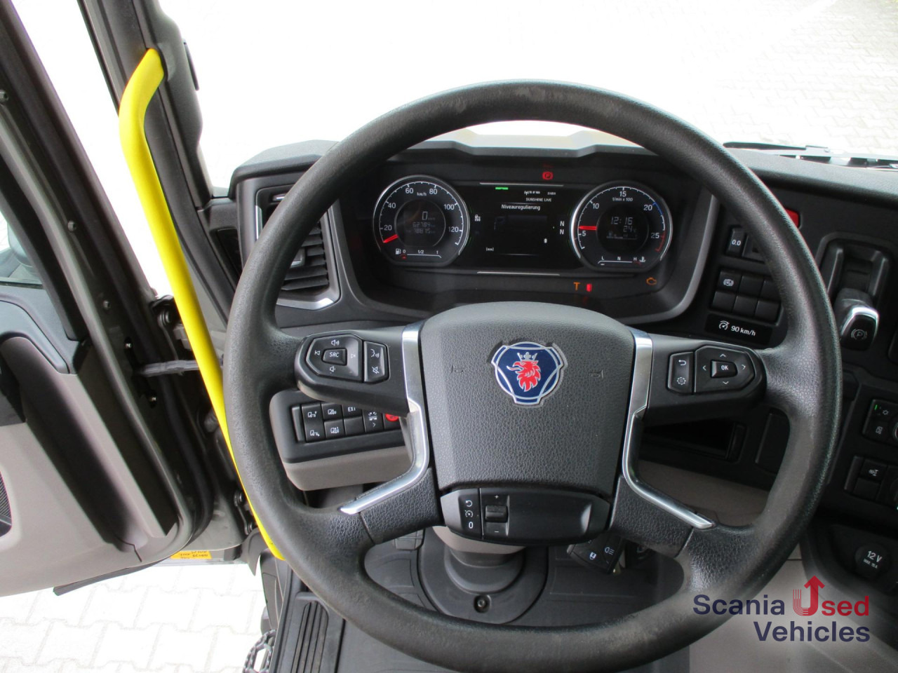 SCANIA P 370 B4x4HA Koffer mit Lbw. - Kamion sandučar: slika SCANIA P 370 B4x4HA Koffer mit Lbw. - Kamion sandučar SCANIA P 370 B4x4HA Koffer mit Lbw. - Kamion sandučar: slika SCANIA P 370 B4x4HA Koffer mit Lbw. - Kamion sandučar