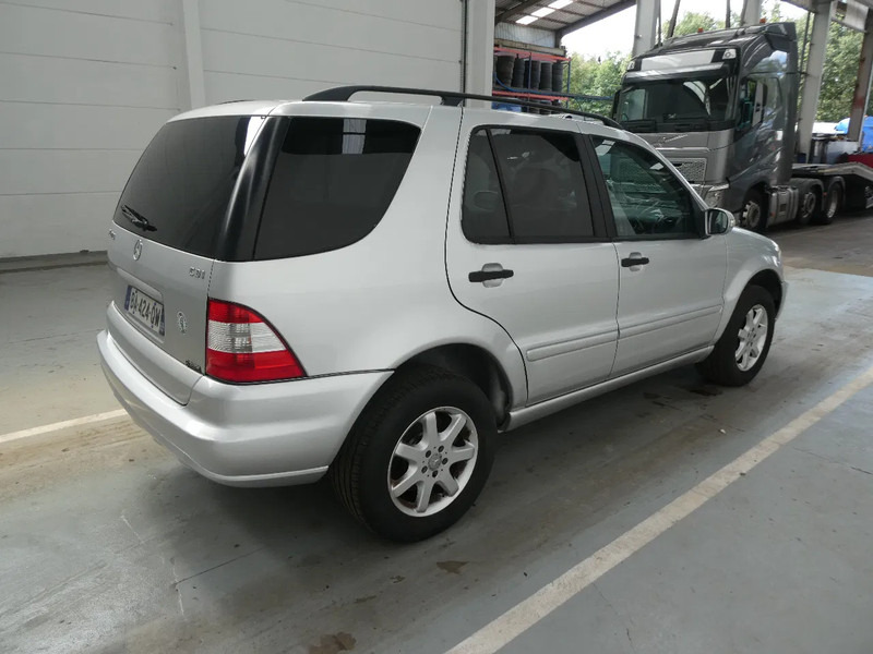 Mercedes-Benz M-Klasse ML 270 CDI 4x4 - SUV: slika Mercedes-Benz M-Klasse ML 270 CDI 4x4 - SUV Mercedes-Benz M-Klasse ML 270 CDI 4x4 - SUV: slika Mercedes-Benz M-Klasse ML 270 CDI 4x4 - SUV