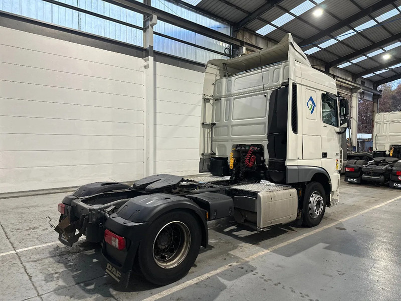 DAF XF 106.460 Spacecab - Tegljač: slika DAF XF 106.460 Spacecab - Tegljač DAF XF 106.460 Spacecab - Tegljač: slika DAF XF 106.460 Spacecab - Tegljač