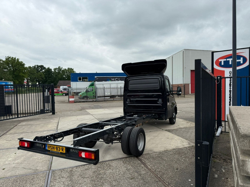 Iveco 40C18/35 Daily Holland vehicle in excellent quality - Dostavno vozilo: slika Iveco 40C18/35 Daily Holland vehicle in excellent quality - Dostavno vozilo Iveco 40C18/35 Daily Holland vehicle in excellent quality - Dostavno vozilo: slika Iveco 40C18/35 Daily Holland vehicle in excellent quality - Dostavno vozilo