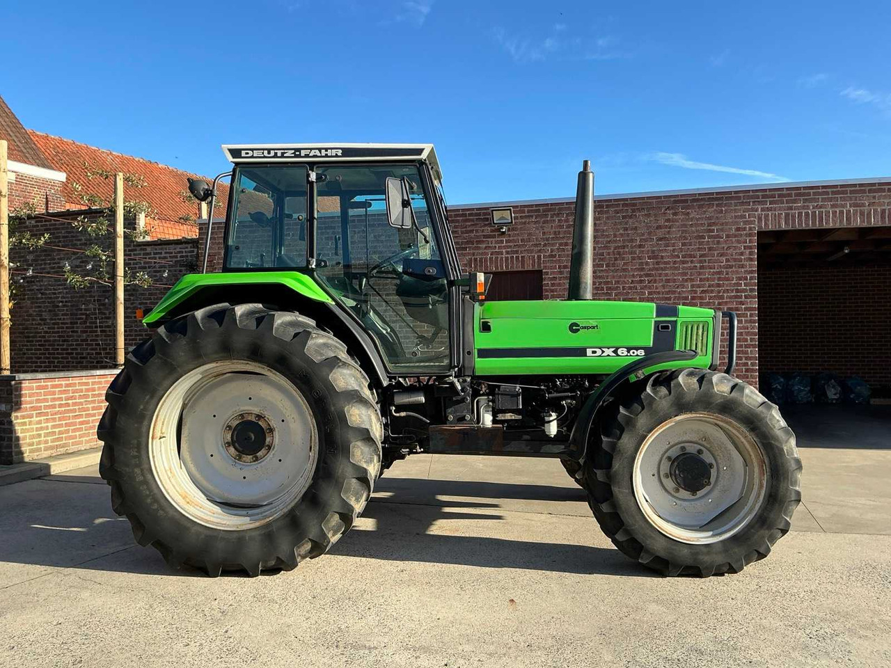 1993 DEUTZ-FAHR DX6.06 ALL-WHEEL DRIVE FARM TRACTOR - Traktor: slika 1993 DEUTZ-FAHR DX6.06 ALL-WHEEL DRIVE FARM TRACTOR - Traktor 1993 DEUTZ-FAHR DX6.06 ALL-WHEEL DRIVE FARM TRACTOR - Traktor: slika 1993 DEUTZ-FAHR DX6.06 ALL-WHEEL DRIVE FARM TRACTOR - Traktor