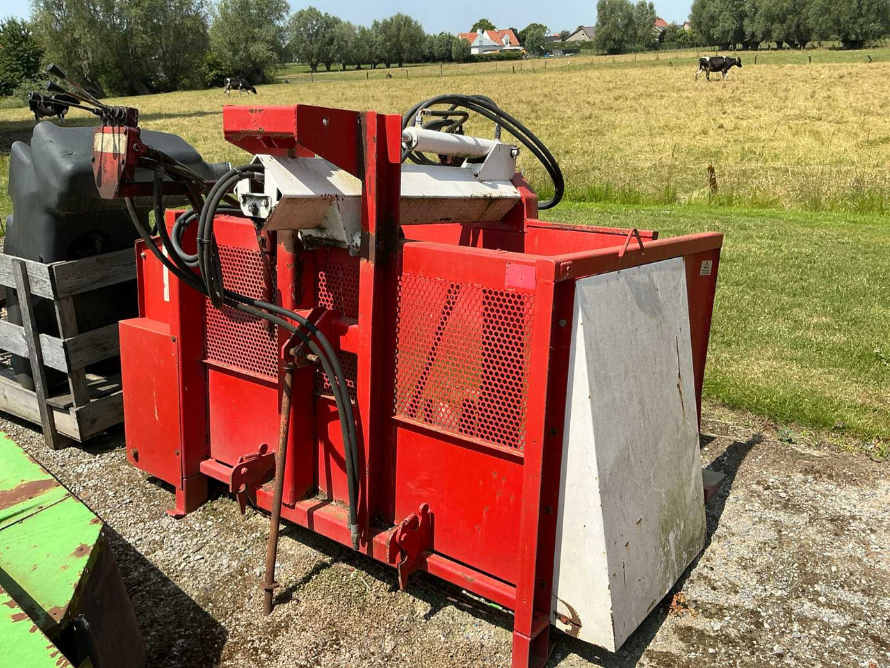 1995 Feed mixer - Oprema za stoku: slika 1995 Feed mixer - Oprema za stoku 1995 Feed mixer - Oprema za stoku: slika 1995 Feed mixer - Oprema za stoku