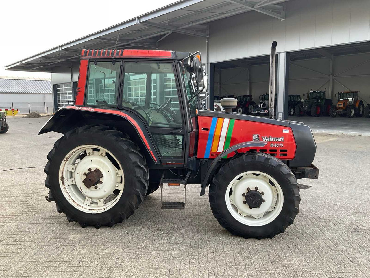1996 VALMET 6400 HI-TROL ALL-WHEEL DRIVE FARM TRACTOR - Traktor: slika 1996 VALMET 6400 HI-TROL ALL-WHEEL DRIVE FARM TRACTOR - Traktor 1996 VALMET 6400 HI-TROL ALL-WHEEL DRIVE FARM TRACTOR - Traktor: slika 1996 VALMET 6400 HI-TROL ALL-WHEEL DRIVE FARM TRACTOR - Traktor