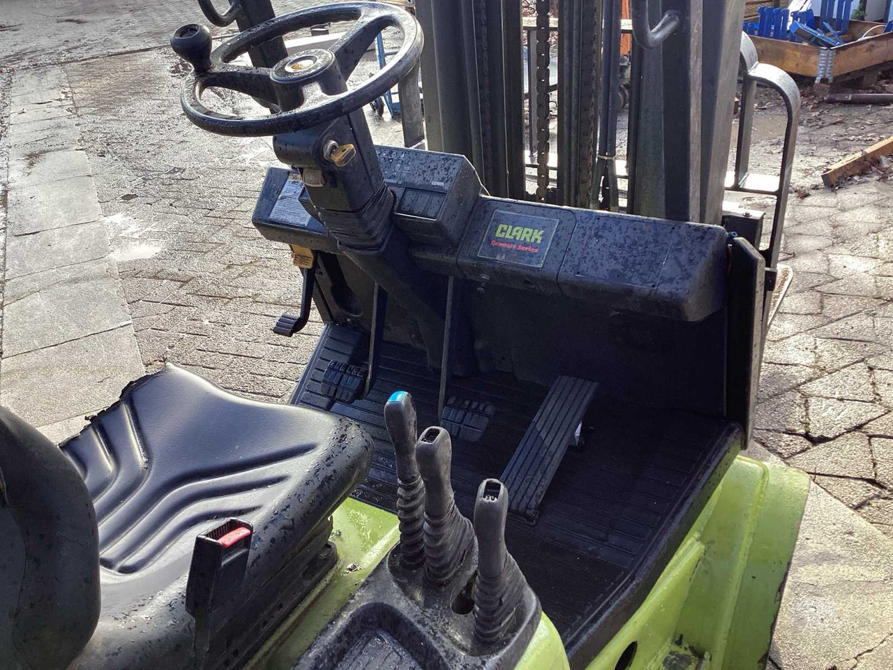 Viličar 1999 CLARK CGC30 FORKLIFT 7300 MM: slika Viličar 1999 CLARK CGC30 FORKLIFT 7300 MM Viličar 1999 CLARK CGC30 FORKLIFT 7300 MM: slika Viličar 1999 CLARK CGC30 FORKLIFT 7300 MM