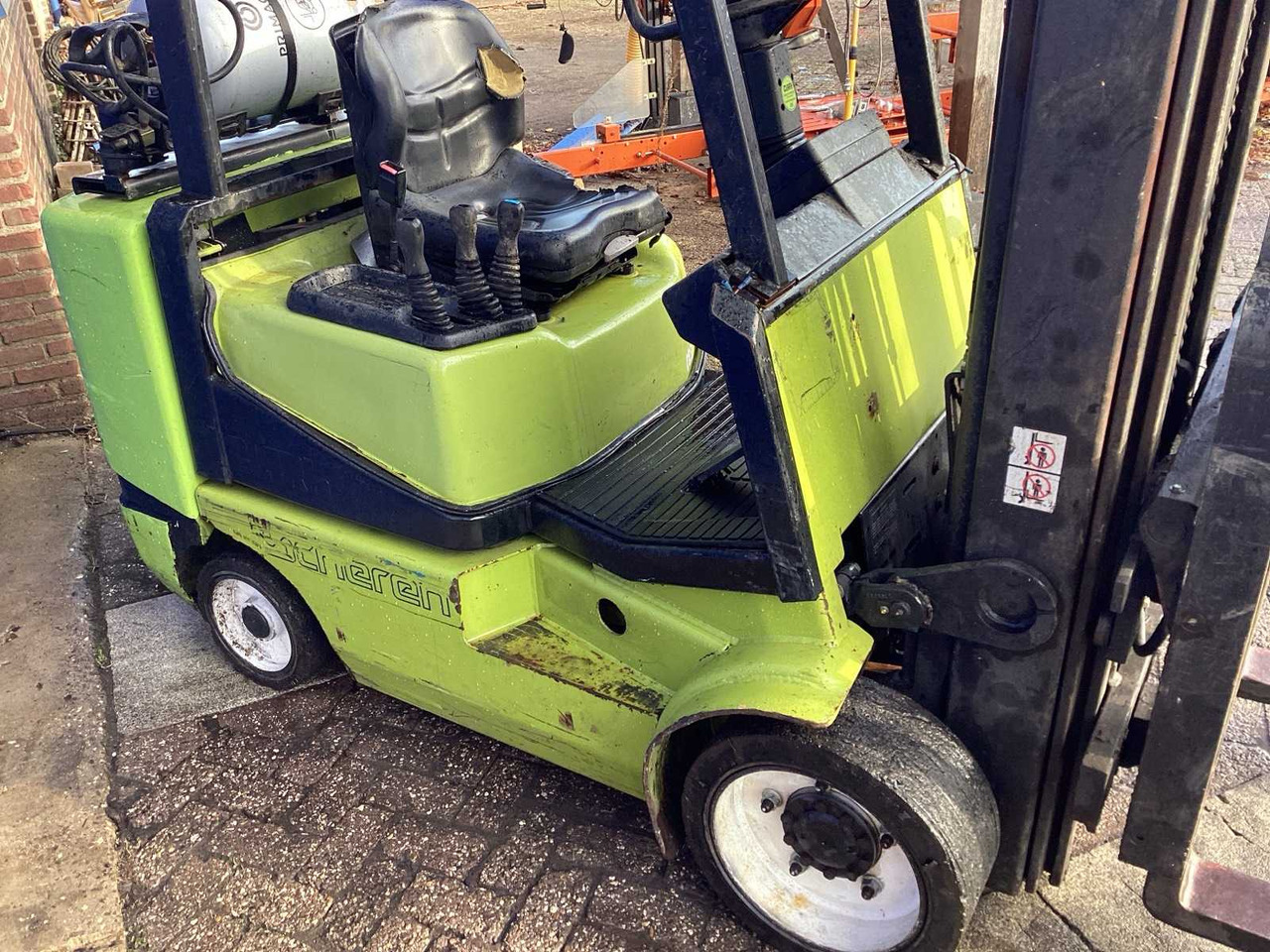 Viličar 1999 CLARK CGC30 FORKLIFT 7300 MM: slika Viličar 1999 CLARK CGC30 FORKLIFT 7300 MM Viličar 1999 CLARK CGC30 FORKLIFT 7300 MM: slika Viličar 1999 CLARK CGC30 FORKLIFT 7300 MM