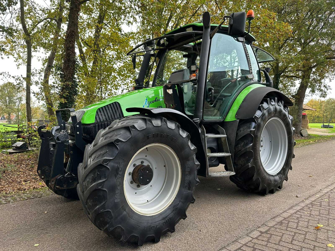 2003 DEUTZ-FAHR AGROTRON 115 MK3 ALL-WHEEL DRIVE FARM TRACTOR - Traktor: slika 2003 DEUTZ-FAHR AGROTRON 115 MK3 ALL-WHEEL DRIVE FARM TRACTOR - Traktor 2003 DEUTZ-FAHR AGROTRON 115 MK3 ALL-WHEEL DRIVE FARM TRACTOR - Traktor: slika 2003 DEUTZ-FAHR AGROTRON 115 MK3 ALL-WHEEL DRIVE FARM TRACTOR - Traktor