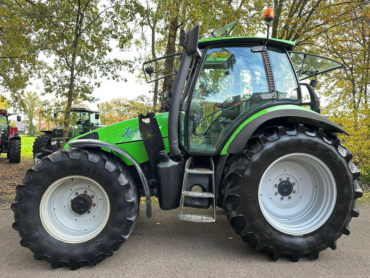 2003 DEUTZ-FAHR AGROTRON 115 MK3 ALL-WHEEL DRIVE FARM TRACTOR - Traktor: slika 2003 DEUTZ-FAHR AGROTRON 115 MK3 ALL-WHEEL DRIVE FARM TRACTOR - Traktor 2003 DEUTZ-FAHR AGROTRON 115 MK3 ALL-WHEEL DRIVE FARM TRACTOR - Traktor: slika 2003 DEUTZ-FAHR AGROTRON 115 MK3 ALL-WHEEL DRIVE FARM TRACTOR - Traktor