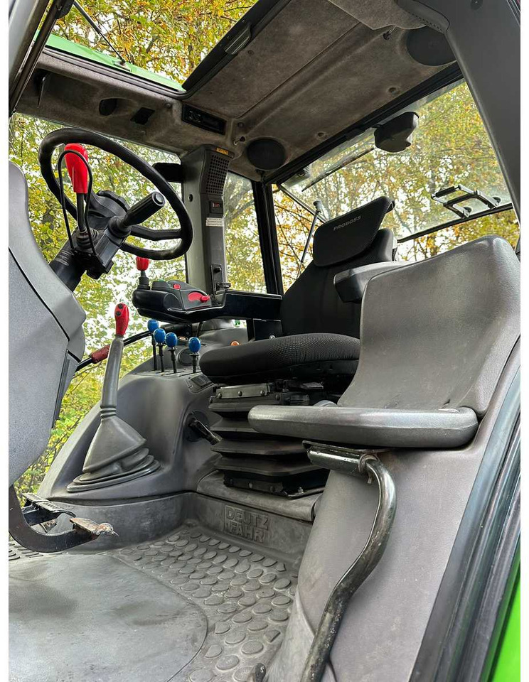 2003 DEUTZ-FAHR AGROTRON 115 MK3 ALL-WHEEL DRIVE FARM TRACTOR - Traktor: slika 2003 DEUTZ-FAHR AGROTRON 115 MK3 ALL-WHEEL DRIVE FARM TRACTOR - Traktor 2003 DEUTZ-FAHR AGROTRON 115 MK3 ALL-WHEEL DRIVE FARM TRACTOR - Traktor: slika 2003 DEUTZ-FAHR AGROTRON 115 MK3 ALL-WHEEL DRIVE FARM TRACTOR - Traktor