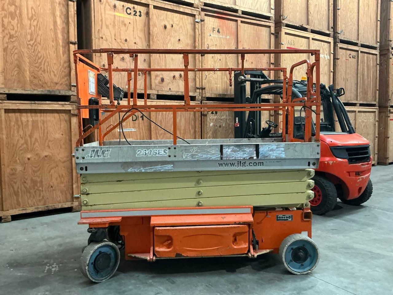 2004 JLG 2646ES SCISSOR LIFT - Podizna platforma: slika 2004 JLG 2646ES SCISSOR LIFT - Podizna platforma 2004 JLG 2646ES SCISSOR LIFT - Podizna platforma: slika 2004 JLG 2646ES SCISSOR LIFT - Podizna platforma