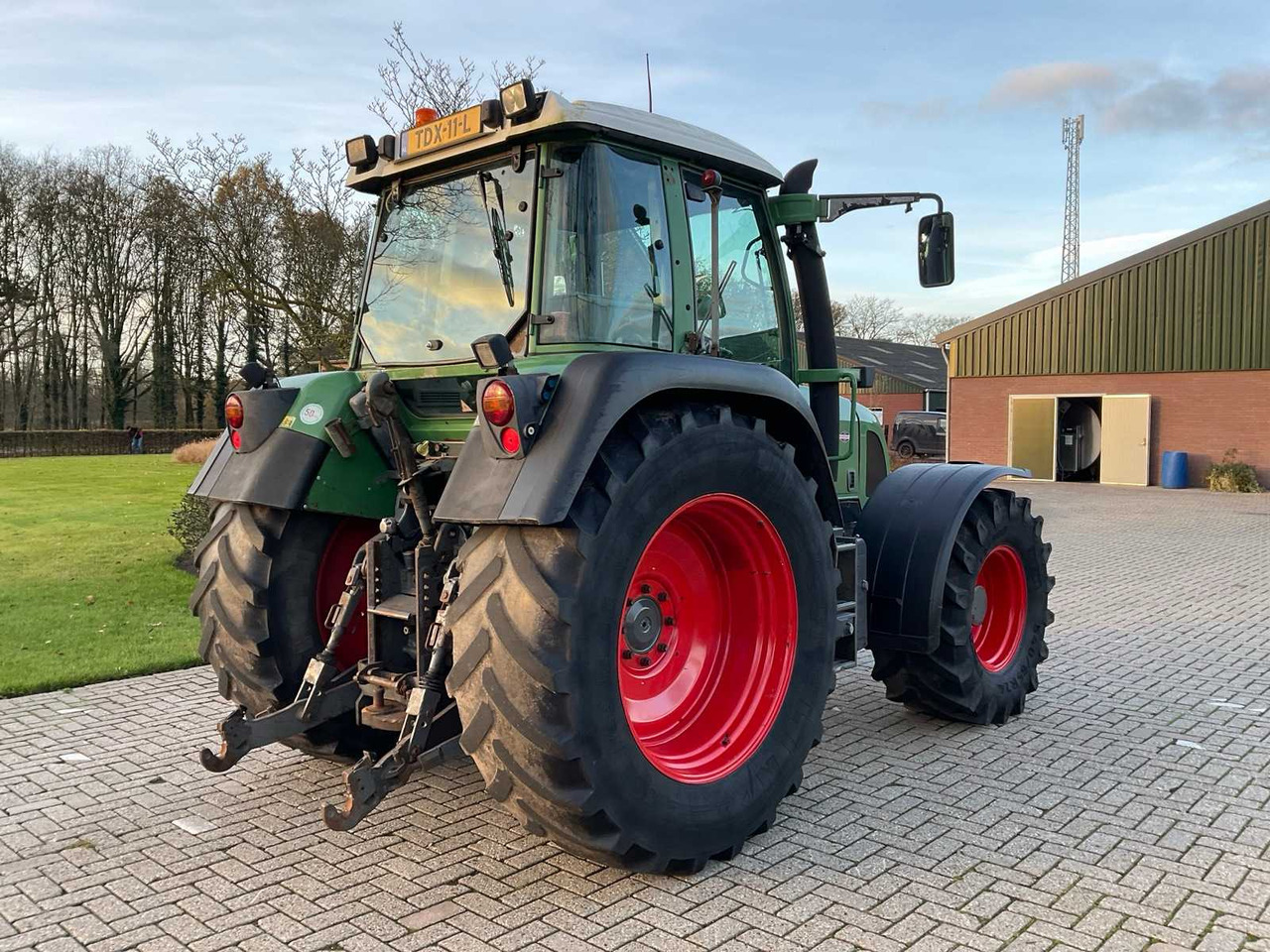 2005 FENDT FARMER 412 VARIO ALL-WHEEL DRIVE FARM TRACTOR - Traktor: slika 2005 FENDT FARMER 412 VARIO ALL-WHEEL DRIVE FARM TRACTOR - Traktor 2005 FENDT FARMER 412 VARIO ALL-WHEEL DRIVE FARM TRACTOR - Traktor: slika 2005 FENDT FARMER 412 VARIO ALL-WHEEL DRIVE FARM TRACTOR - Traktor