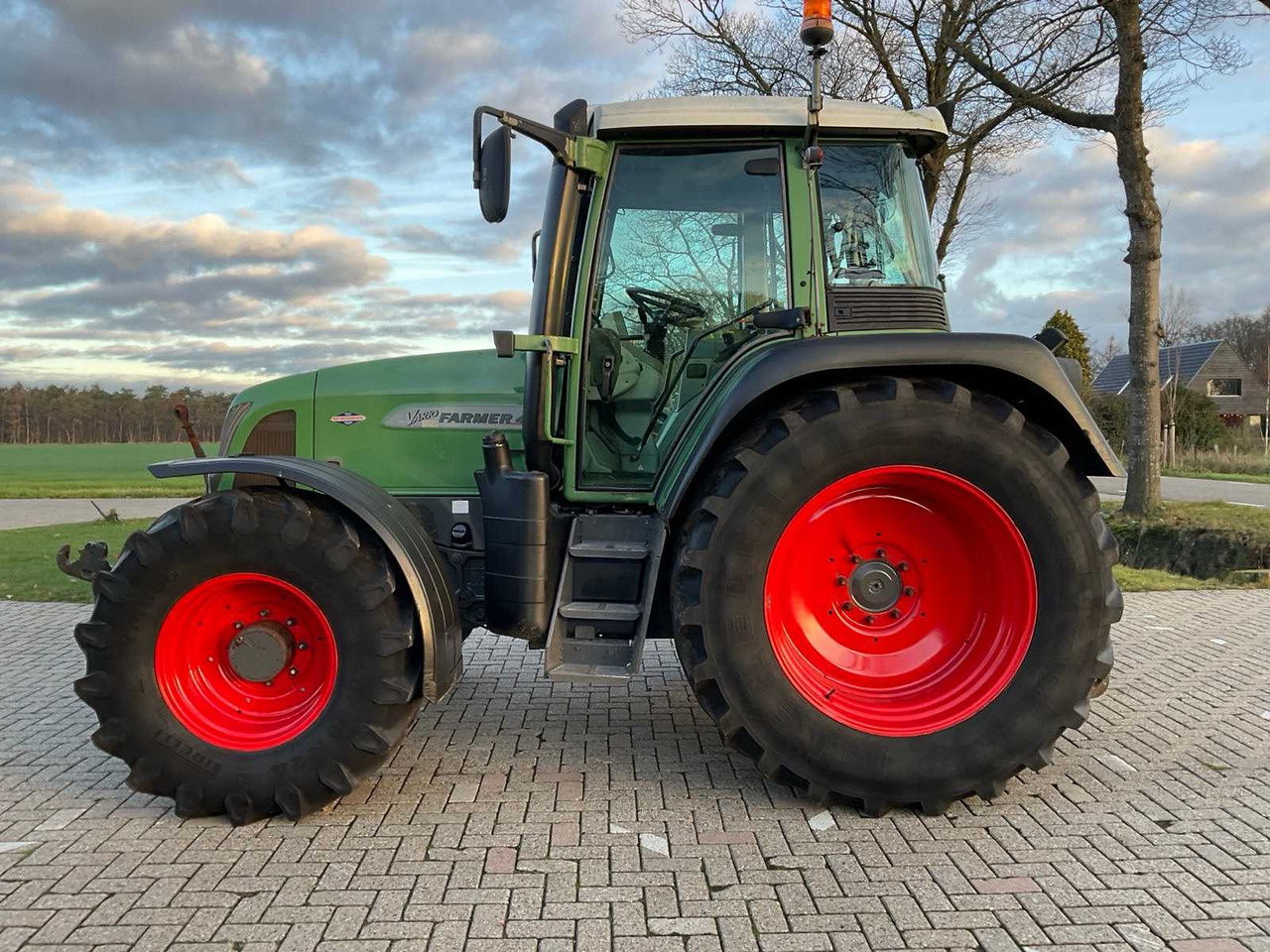Traktor 2005 FENDT FARMER 412 VARIO ALL-WHEEL DRIVE FARM TRACTOR: slika Traktor 2005 FENDT FARMER 412 VARIO ALL-WHEEL DRIVE FARM TRACTOR Traktor 2005 FENDT FARMER 412 VARIO ALL-WHEEL DRIVE FARM TRACTOR: slika Traktor 2005 FENDT FARMER 412 VARIO ALL-WHEEL DRIVE FARM TRACTOR