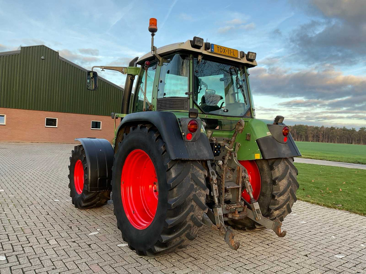 Traktor 2005 FENDT FARMER 412 VARIO ALL-WHEEL DRIVE FARM TRACTOR: slika Traktor 2005 FENDT FARMER 412 VARIO ALL-WHEEL DRIVE FARM TRACTOR Traktor 2005 FENDT FARMER 412 VARIO ALL-WHEEL DRIVE FARM TRACTOR: slika Traktor 2005 FENDT FARMER 412 VARIO ALL-WHEEL DRIVE FARM TRACTOR