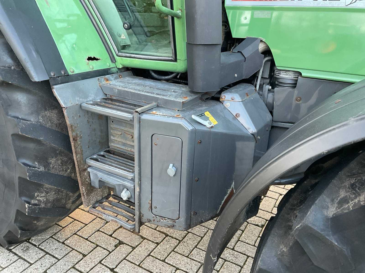 Traktor 2005 FENDT FARMER 412 VARIO ALL-WHEEL DRIVE FARM TRACTOR: slika Traktor 2005 FENDT FARMER 412 VARIO ALL-WHEEL DRIVE FARM TRACTOR Traktor 2005 FENDT FARMER 412 VARIO ALL-WHEEL DRIVE FARM TRACTOR: slika Traktor 2005 FENDT FARMER 412 VARIO ALL-WHEEL DRIVE FARM TRACTOR