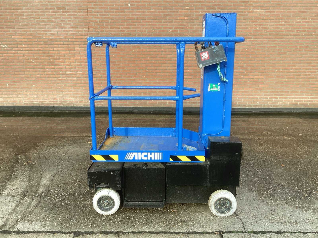 2007 AICHI SV04B AERIAL PLATFORM - Podizna platforma: slika 2007 AICHI SV04B AERIAL PLATFORM - Podizna platforma 2007 AICHI SV04B AERIAL PLATFORM - Podizna platforma: slika 2007 AICHI SV04B AERIAL PLATFORM - Podizna platforma