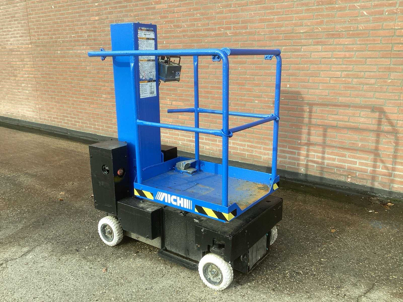 2007 AICHI SV04B AERIAL PLATFORM - Podizna platforma: slika 2007 AICHI SV04B AERIAL PLATFORM - Podizna platforma 2007 AICHI SV04B AERIAL PLATFORM - Podizna platforma: slika 2007 AICHI SV04B AERIAL PLATFORM - Podizna platforma