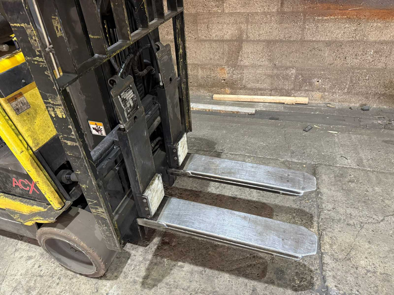 2008 HYSTER E2.00XMS FORKLIFT BATTERY 2024 (2000KG) - Viličar: slika 2008 HYSTER E2.00XMS FORKLIFT BATTERY 2024 (2000KG) - Viličar 2008 HYSTER E2.00XMS FORKLIFT BATTERY 2024 (2000KG) - Viličar: slika 2008 HYSTER E2.00XMS FORKLIFT BATTERY 2024 (2000KG) - Viličar