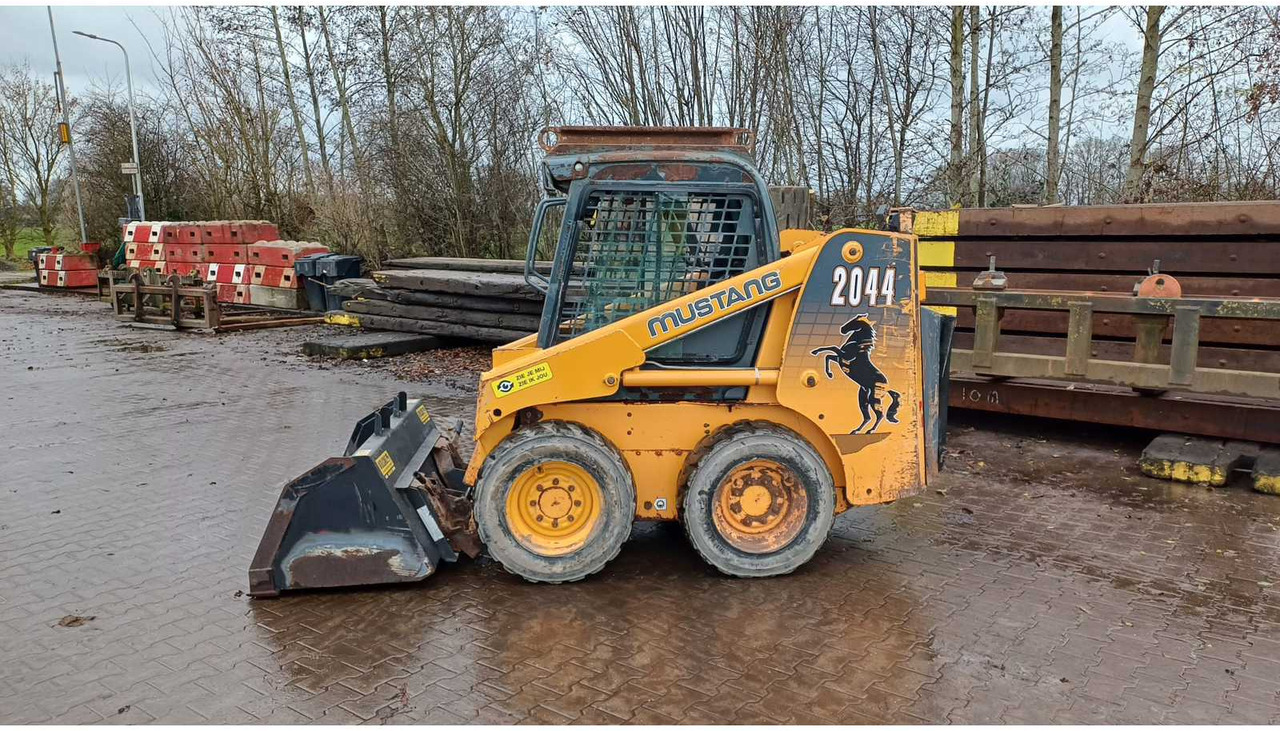 2008 MUSTANG 2044 SKID STEER LOADER - Kompaktni utovarivač gusjeničar: slika 2008 MUSTANG 2044 SKID STEER LOADER - Kompaktni utovarivač gusjeničar 2008 MUSTANG 2044 SKID STEER LOADER - Kompaktni utovarivač gusjeničar: slika 2008 MUSTANG 2044 SKID STEER LOADER - Kompaktni utovarivač gusjeničar