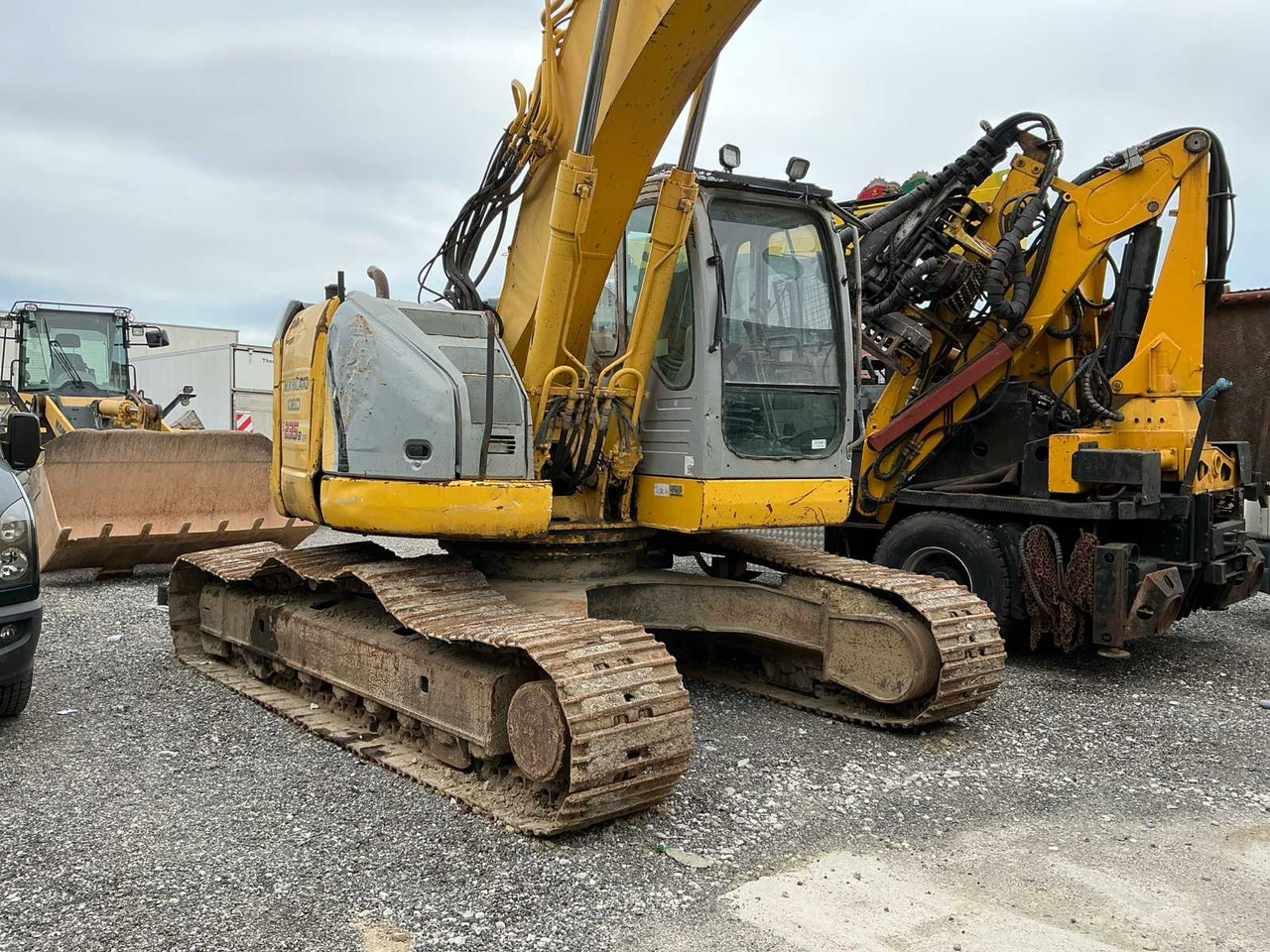 2009 NEW HOLLAND E235BSR-2 CRAWLER EXCAVATOR - Bager: slika 2009 NEW HOLLAND E235BSR-2 CRAWLER EXCAVATOR - Bager 2009 NEW HOLLAND E235BSR-2 CRAWLER EXCAVATOR - Bager: slika 2009 NEW HOLLAND E235BSR-2 CRAWLER EXCAVATOR - Bager