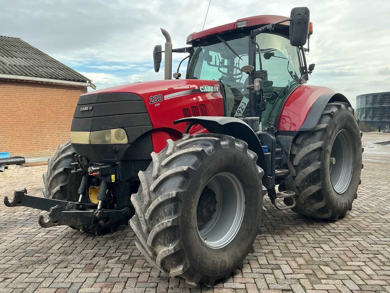 2013 CASE IH CVX 230 FOUR WHEEL DRIVE AGRICULTURAL TRACTROR - Traktor: slika 2013 CASE IH CVX 230 FOUR WHEEL DRIVE AGRICULTURAL TRACTROR - Traktor 2013 CASE IH CVX 230 FOUR WHEEL DRIVE AGRICULTURAL TRACTROR - Traktor: slika 2013 CASE IH CVX 230 FOUR WHEEL DRIVE AGRICULTURAL TRACTROR - Traktor