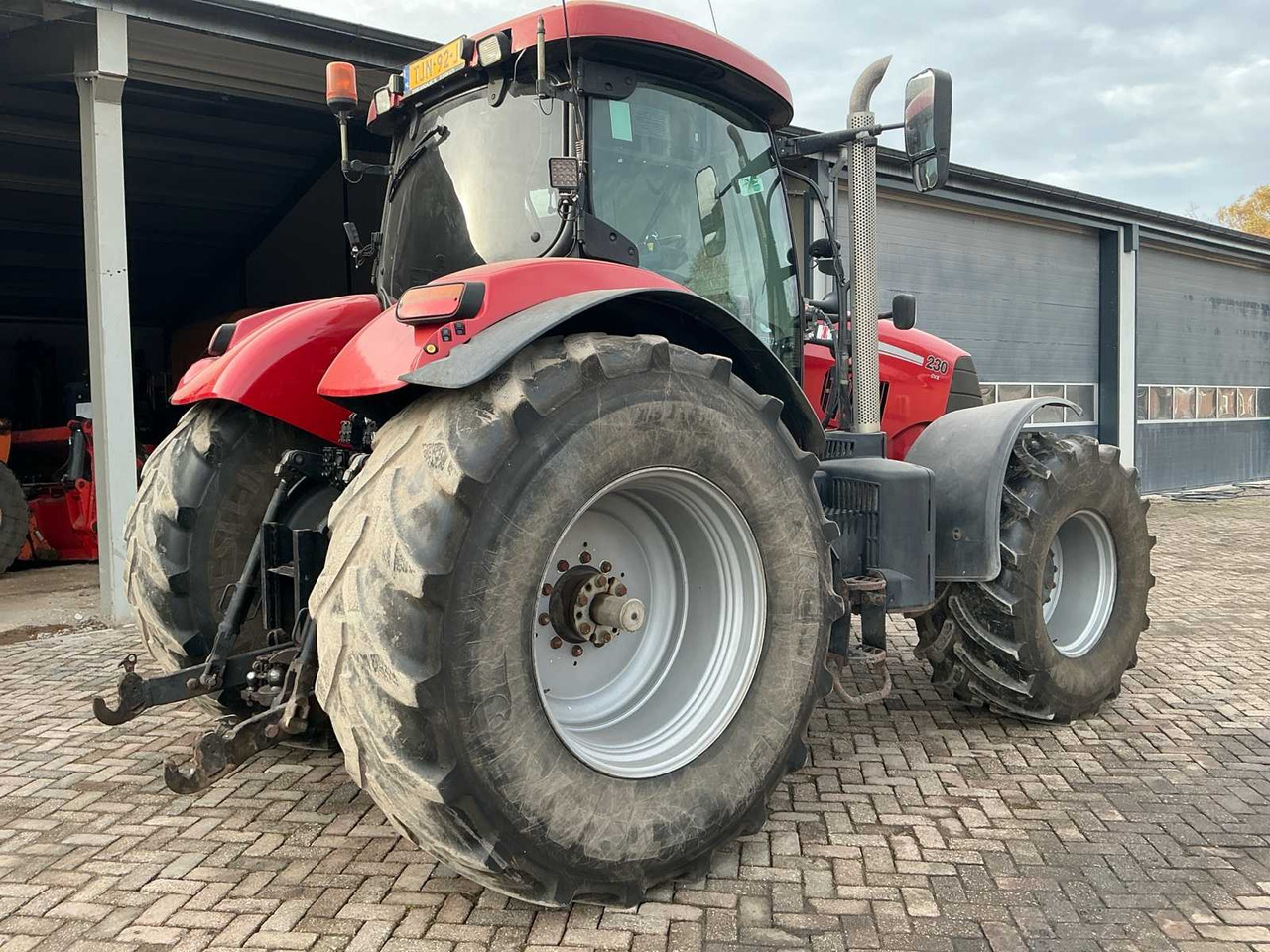 2013 CASE IH CVX 230 FOUR WHEEL DRIVE AGRICULTURAL TRACTROR - Traktor: slika 2013 CASE IH CVX 230 FOUR WHEEL DRIVE AGRICULTURAL TRACTROR - Traktor 2013 CASE IH CVX 230 FOUR WHEEL DRIVE AGRICULTURAL TRACTROR - Traktor: slika 2013 CASE IH CVX 230 FOUR WHEEL DRIVE AGRICULTURAL TRACTROR - Traktor