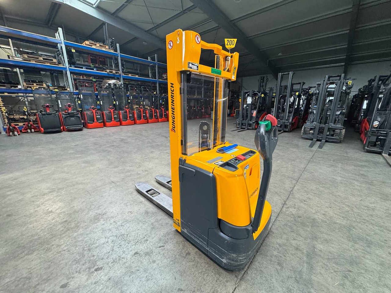 2013 JUNGHEINRICH EJC220 2,000KG STACKER PALLET TRUCK ANT FREE LIFT - Viličar: slika 2013 JUNGHEINRICH EJC220 2,000KG STACKER PALLET TRUCK ANT FREE LIFT - Viličar 2013 JUNGHEINRICH EJC220 2,000KG STACKER PALLET TRUCK ANT FREE LIFT - Viličar: slika 2013 JUNGHEINRICH EJC220 2,000KG STACKER PALLET TRUCK ANT FREE LIFT - Viličar