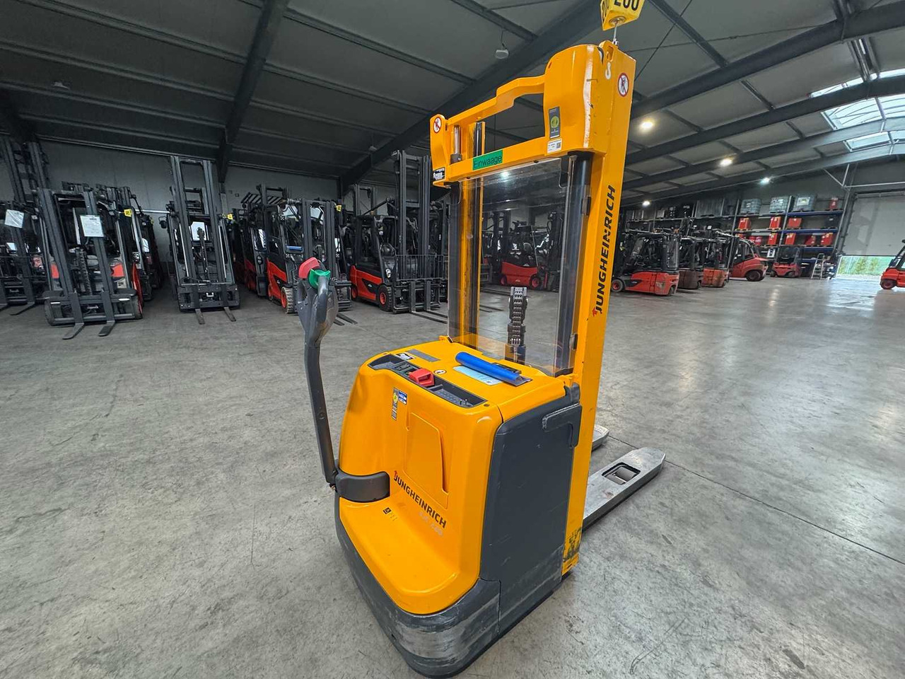 2013 JUNGHEINRICH EJC220 2,000KG STACKER PALLET TRUCK ANT FREE LIFT - Viličar: slika 2013 JUNGHEINRICH EJC220 2,000KG STACKER PALLET TRUCK ANT FREE LIFT - Viličar 2013 JUNGHEINRICH EJC220 2,000KG STACKER PALLET TRUCK ANT FREE LIFT - Viličar: slika 2013 JUNGHEINRICH EJC220 2,000KG STACKER PALLET TRUCK ANT FREE LIFT - Viličar