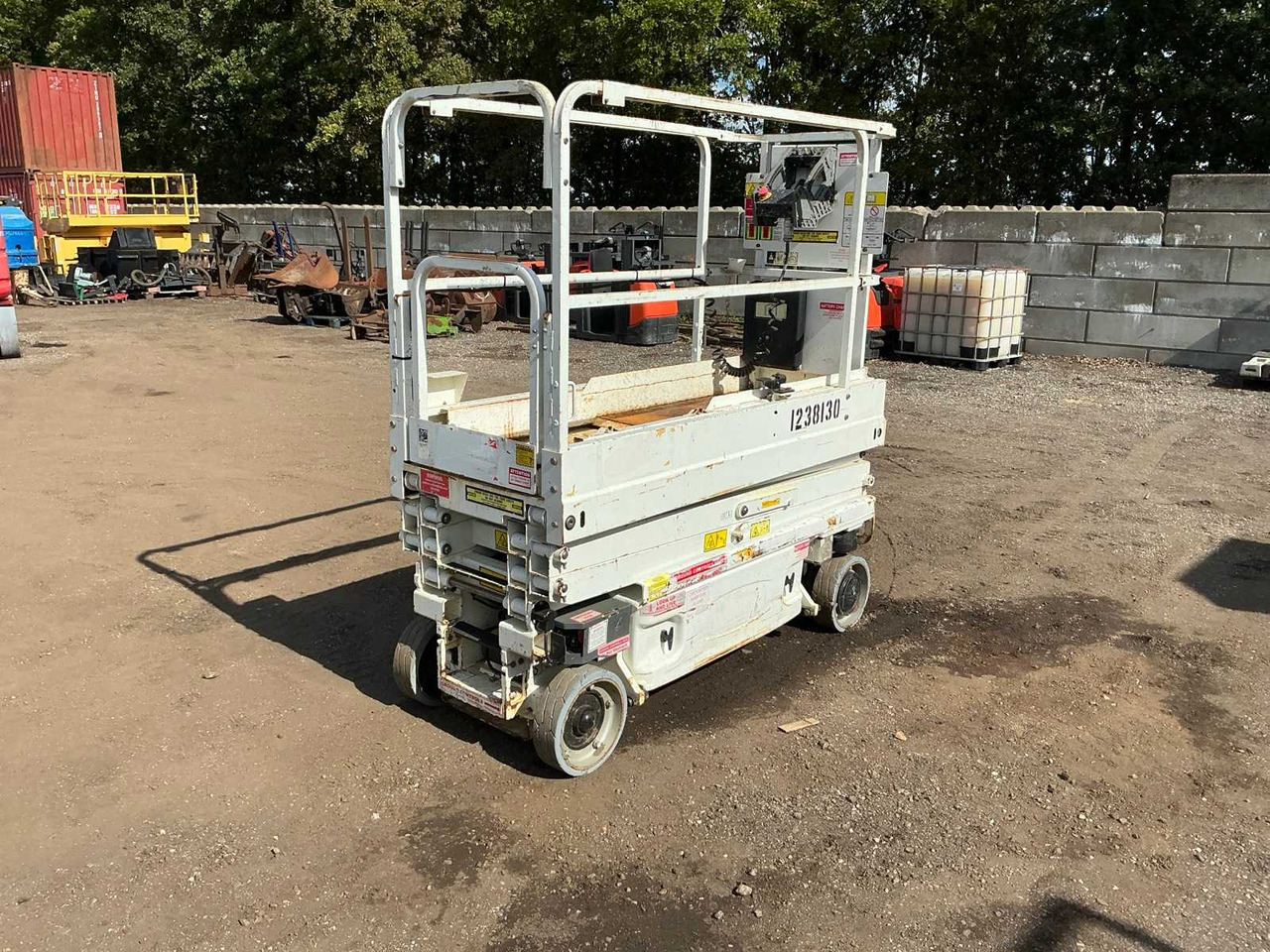 2015 JLG 1930ES SCISSOR LIFT - Podizna platforma: slika 2015 JLG 1930ES SCISSOR LIFT - Podizna platforma 2015 JLG 1930ES SCISSOR LIFT - Podizna platforma: slika 2015 JLG 1930ES SCISSOR LIFT - Podizna platforma