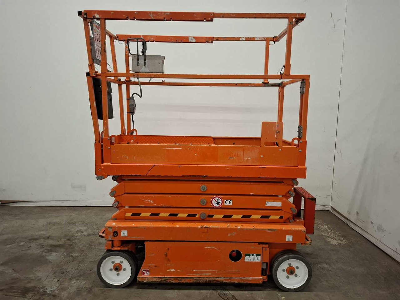 2015 SKYJACK SJ3219 AERIAL PLATFORM - Podizna platforma: slika 2015 SKYJACK SJ3219 AERIAL PLATFORM - Podizna platforma 2015 SKYJACK SJ3219 AERIAL PLATFORM - Podizna platforma: slika 2015 SKYJACK SJ3219 AERIAL PLATFORM - Podizna platforma