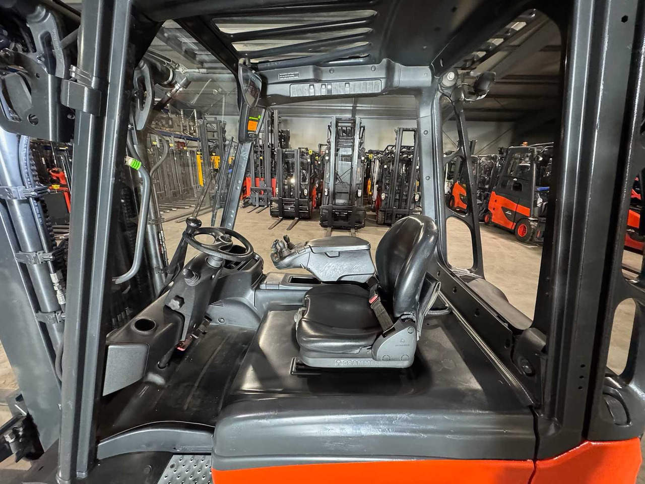 Viličar 2016 SERVICE + UVV 10/2026 LINDE E30L 3.000KG EVO TRIPLEX 3.+4.: slika Viličar 2016 SERVICE + UVV 10/2026 LINDE E30L 3.000KG EVO TRIPLEX 3.+4. Viličar 2016 SERVICE + UVV 10/2026 LINDE E30L 3.000KG EVO TRIPLEX 3.+4.: slika Viličar 2016 SERVICE + UVV 10/2026 LINDE E30L 3.000KG EVO TRIPLEX 3.+4.