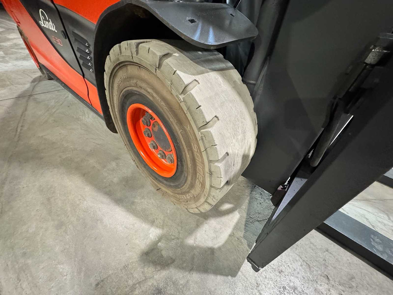 Viličar 2016 SERVICE + UVV 10/2026 LINDE E30L 3.000KG EVO TRIPLEX 3.+4.: slika Viličar 2016 SERVICE + UVV 10/2026 LINDE E30L 3.000KG EVO TRIPLEX 3.+4. Viličar 2016 SERVICE + UVV 10/2026 LINDE E30L 3.000KG EVO TRIPLEX 3.+4.: slika Viličar 2016 SERVICE + UVV 10/2026 LINDE E30L 3.000KG EVO TRIPLEX 3.+4.