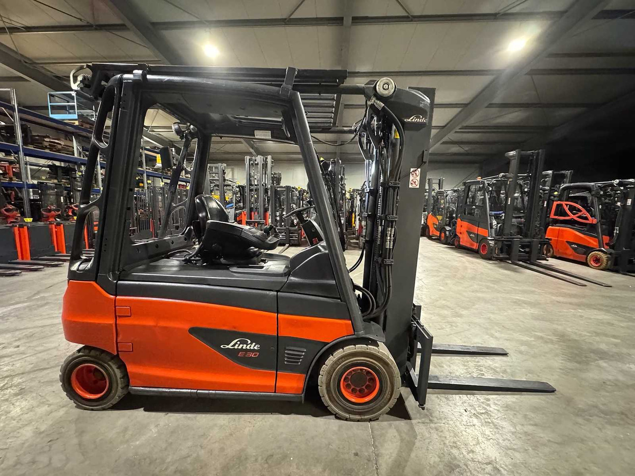 Viličar 2016 SERVICE + UVV 10/2026 LINDE E30L 3.000KG EVO TRIPLEX 3.+4.: slika Viličar 2016 SERVICE + UVV 10/2026 LINDE E30L 3.000KG EVO TRIPLEX 3.+4. Viličar 2016 SERVICE + UVV 10/2026 LINDE E30L 3.000KG EVO TRIPLEX 3.+4.: slika Viličar 2016 SERVICE + UVV 10/2026 LINDE E30L 3.000KG EVO TRIPLEX 3.+4.