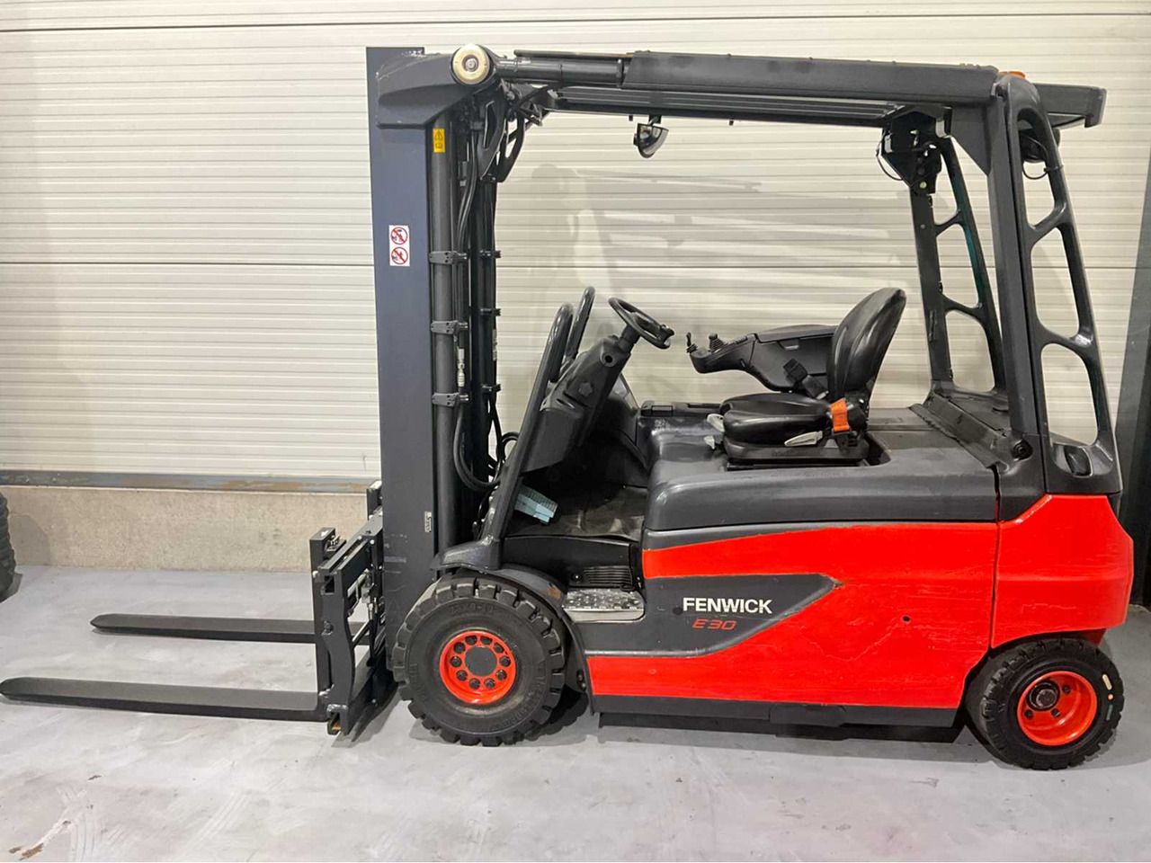 2017 LINDE E30L-01 3000KG FORK ADJUSTER FORKLIFT - Viličar: slika 2017 LINDE E30L-01 3000KG FORK ADJUSTER FORKLIFT - Viličar 2017 LINDE E30L-01 3000KG FORK ADJUSTER FORKLIFT - Viličar: slika 2017 LINDE E30L-01 3000KG FORK ADJUSTER FORKLIFT - Viličar
