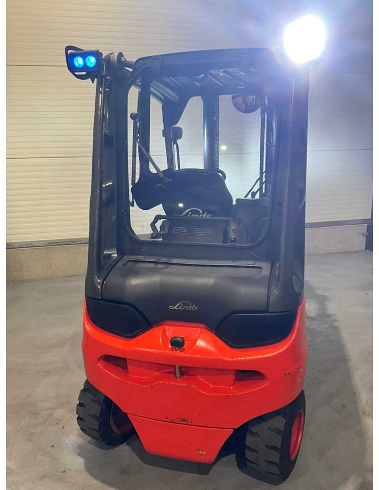 2017 LINDE E30L-01 3000KG FORKLIFT - Viličar: slika 2017 LINDE E30L-01 3000KG FORKLIFT - Viličar 2017 LINDE E30L-01 3000KG FORKLIFT - Viličar: slika 2017 LINDE E30L-01 3000KG FORKLIFT - Viličar
