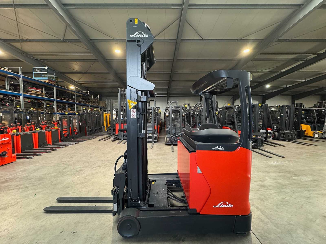 2017 LINDE R16 1.600KG TRIPLEX 700CM FORK ADJUSTER FORKLIFT ELECTRIC FORKLIFT REACH TRUCK - Viličar: slika 2017 LINDE R16 1.600KG TRIPLEX 700CM FORK ADJUSTER FORKLIFT ELECTRIC FORKLIFT REACH TRUCK - Viličar 2017 LINDE R16 1.600KG TRIPLEX 700CM FORK ADJUSTER FORKLIFT ELECTRIC FORKLIFT REACH TRUCK - Viličar: slika 2017 LINDE R16 1.600KG TRIPLEX 700CM FORK ADJUSTER FORKLIFT ELECTRIC FORKLIFT REACH TRUCK - Viličar