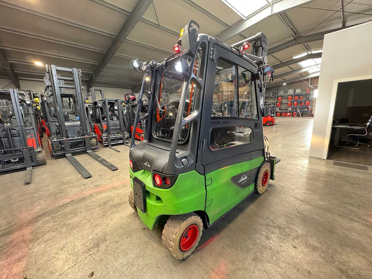 Viličar 2017 SERVICE + UVV 07/2026 LINDE E25L 2.500KG EVO 3.+4.: slika Viličar 2017 SERVICE + UVV 07/2026 LINDE E25L 2.500KG EVO 3.+4. Viličar 2017 SERVICE + UVV 07/2026 LINDE E25L 2.500KG EVO 3.+4.: slika Viličar 2017 SERVICE + UVV 07/2026 LINDE E25L 2.500KG EVO 3.+4.