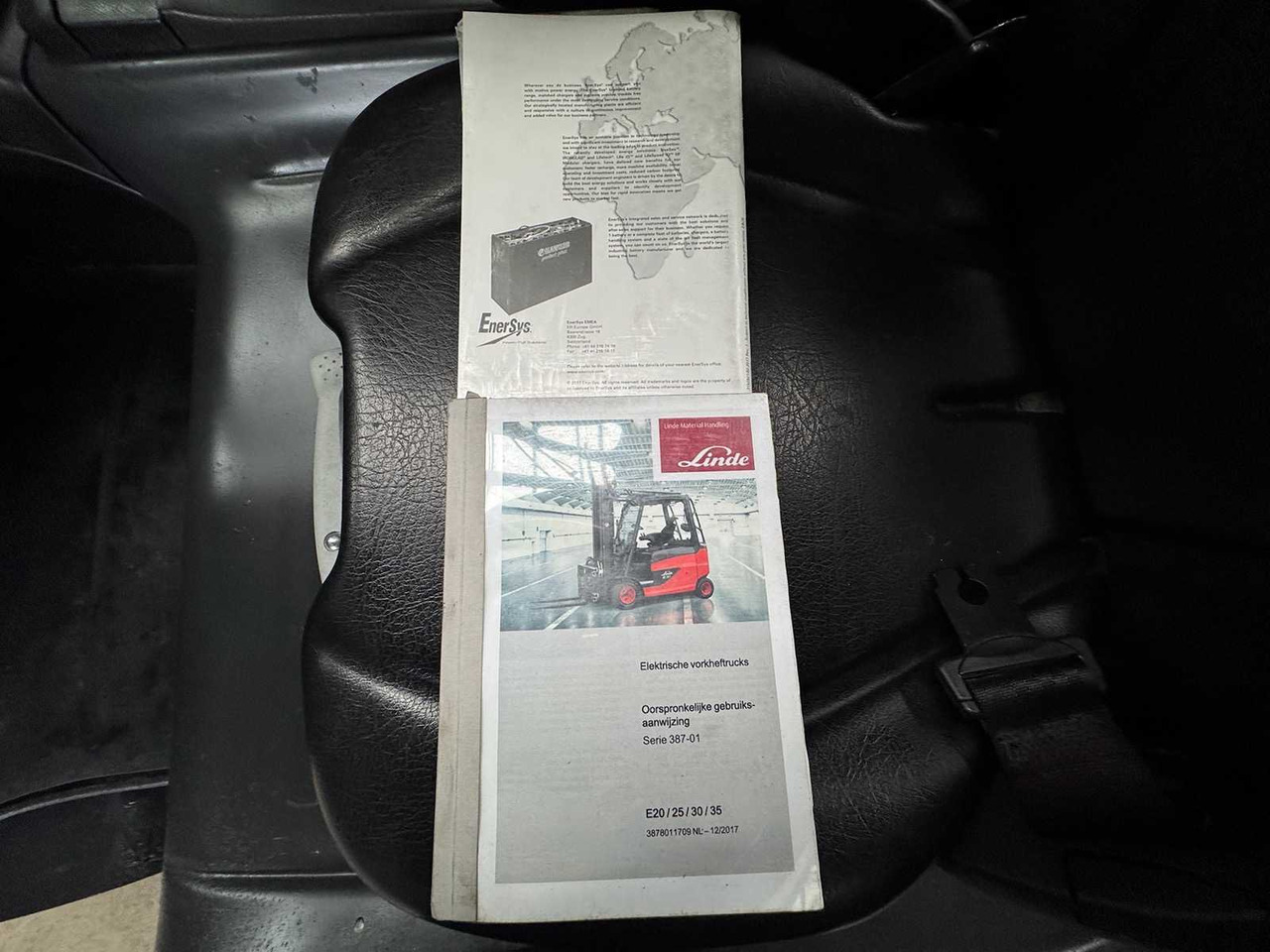 Viličar 2018 SERVICE + UVV 10/2026 LINDE E30L 3,000KG TRIPLEX ELECTRIC FORKLIFT 4,647 HOURS: slika Viličar 2018 SERVICE + UVV 10/2026 LINDE E30L 3,000KG TRIPLEX ELECTRIC FORKLIFT 4,647 HOURS Viličar 2018 SERVICE + UVV 10/2026 LINDE E30L 3,000KG TRIPLEX ELECTRIC FORKLIFT 4,647 HOURS: slika Viličar 2018 SERVICE + UVV 10/2026 LINDE E30L 3,000KG TRIPLEX ELECTRIC FORKLIFT 4,647 HOURS