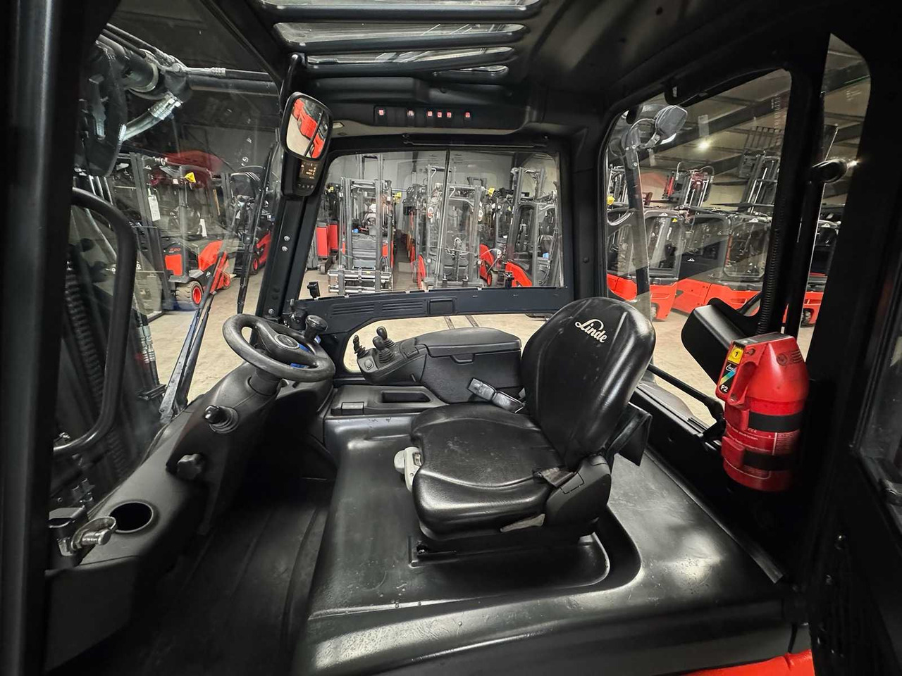 Viličar 2018 SERVICE + UVV 10/2026 LINDE E30L 3,000KG TRIPLEX ELECTRIC FORKLIFT 4,647 HOURS: slika Viličar 2018 SERVICE + UVV 10/2026 LINDE E30L 3,000KG TRIPLEX ELECTRIC FORKLIFT 4,647 HOURS Viličar 2018 SERVICE + UVV 10/2026 LINDE E30L 3,000KG TRIPLEX ELECTRIC FORKLIFT 4,647 HOURS: slika Viličar 2018 SERVICE + UVV 10/2026 LINDE E30L 3,000KG TRIPLEX ELECTRIC FORKLIFT 4,647 HOURS