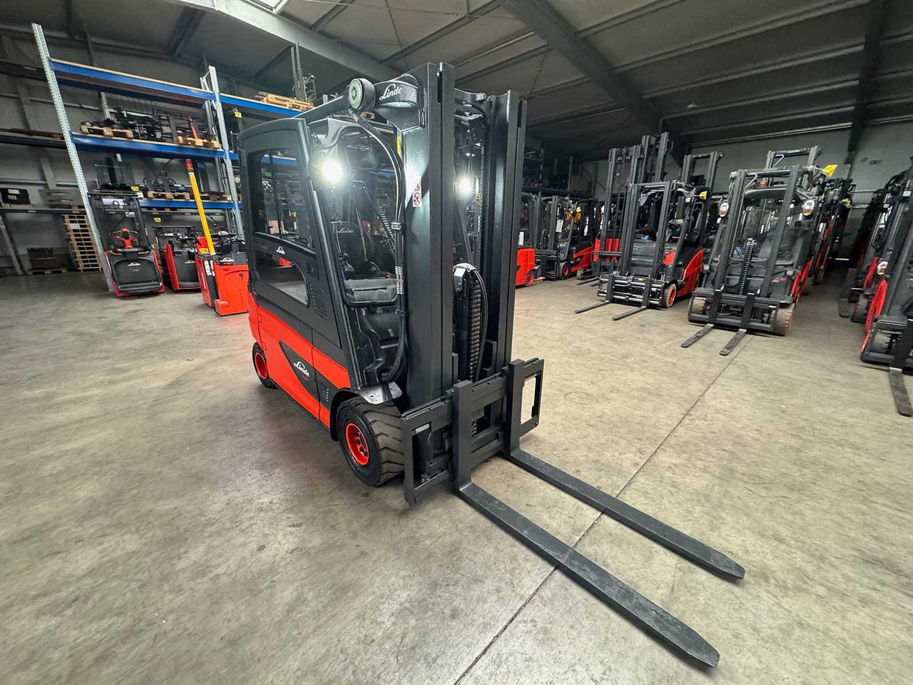 Viličar 2018 SERVICE + UVV 10/2026 LINDE E30L 3,000KG TRIPLEX ELECTRIC FORKLIFT 4,647 HOURS: slika Viličar 2018 SERVICE + UVV 10/2026 LINDE E30L 3,000KG TRIPLEX ELECTRIC FORKLIFT 4,647 HOURS Viličar 2018 SERVICE + UVV 10/2026 LINDE E30L 3,000KG TRIPLEX ELECTRIC FORKLIFT 4,647 HOURS: slika Viličar 2018 SERVICE + UVV 10/2026 LINDE E30L 3,000KG TRIPLEX ELECTRIC FORKLIFT 4,647 HOURS