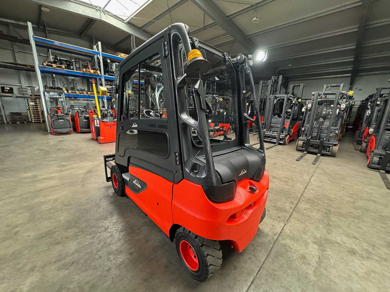 Viličar 2018 SERVICE + UVV 10/2026 LINDE E30L 3,000KG TRIPLEX ELECTRIC FORKLIFT 4,647 HOURS: slika Viličar 2018 SERVICE + UVV 10/2026 LINDE E30L 3,000KG TRIPLEX ELECTRIC FORKLIFT 4,647 HOURS Viličar 2018 SERVICE + UVV 10/2026 LINDE E30L 3,000KG TRIPLEX ELECTRIC FORKLIFT 4,647 HOURS: slika Viličar 2018 SERVICE + UVV 10/2026 LINDE E30L 3,000KG TRIPLEX ELECTRIC FORKLIFT 4,647 HOURS