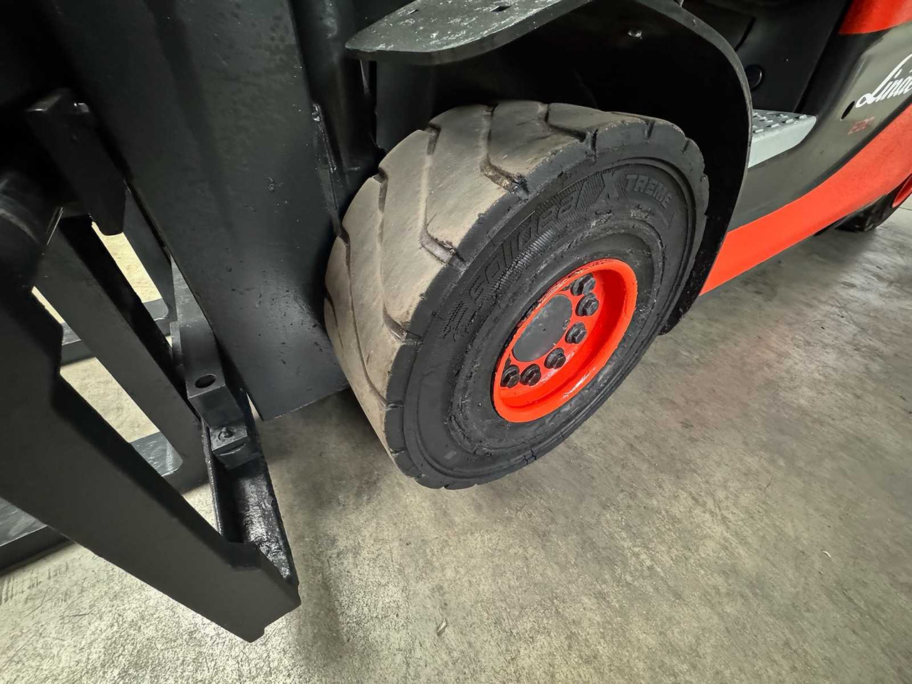 Viličar 2018 SERVICE + UVV 10/2026 LINDE E30L 3,000KG TRIPLEX ELECTRIC FORKLIFT 4,647 HOURS: slika Viličar 2018 SERVICE + UVV 10/2026 LINDE E30L 3,000KG TRIPLEX ELECTRIC FORKLIFT 4,647 HOURS Viličar 2018 SERVICE + UVV 10/2026 LINDE E30L 3,000KG TRIPLEX ELECTRIC FORKLIFT 4,647 HOURS: slika Viličar 2018 SERVICE + UVV 10/2026 LINDE E30L 3,000KG TRIPLEX ELECTRIC FORKLIFT 4,647 HOURS