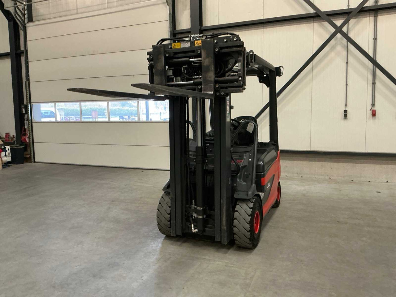 2020 LINDE E20 ROADSTER FORKLIFT TRUCK - Viličar: slika 2020 LINDE E20 ROADSTER FORKLIFT TRUCK - Viličar 2020 LINDE E20 ROADSTER FORKLIFT TRUCK - Viličar: slika 2020 LINDE E20 ROADSTER FORKLIFT TRUCK - Viličar