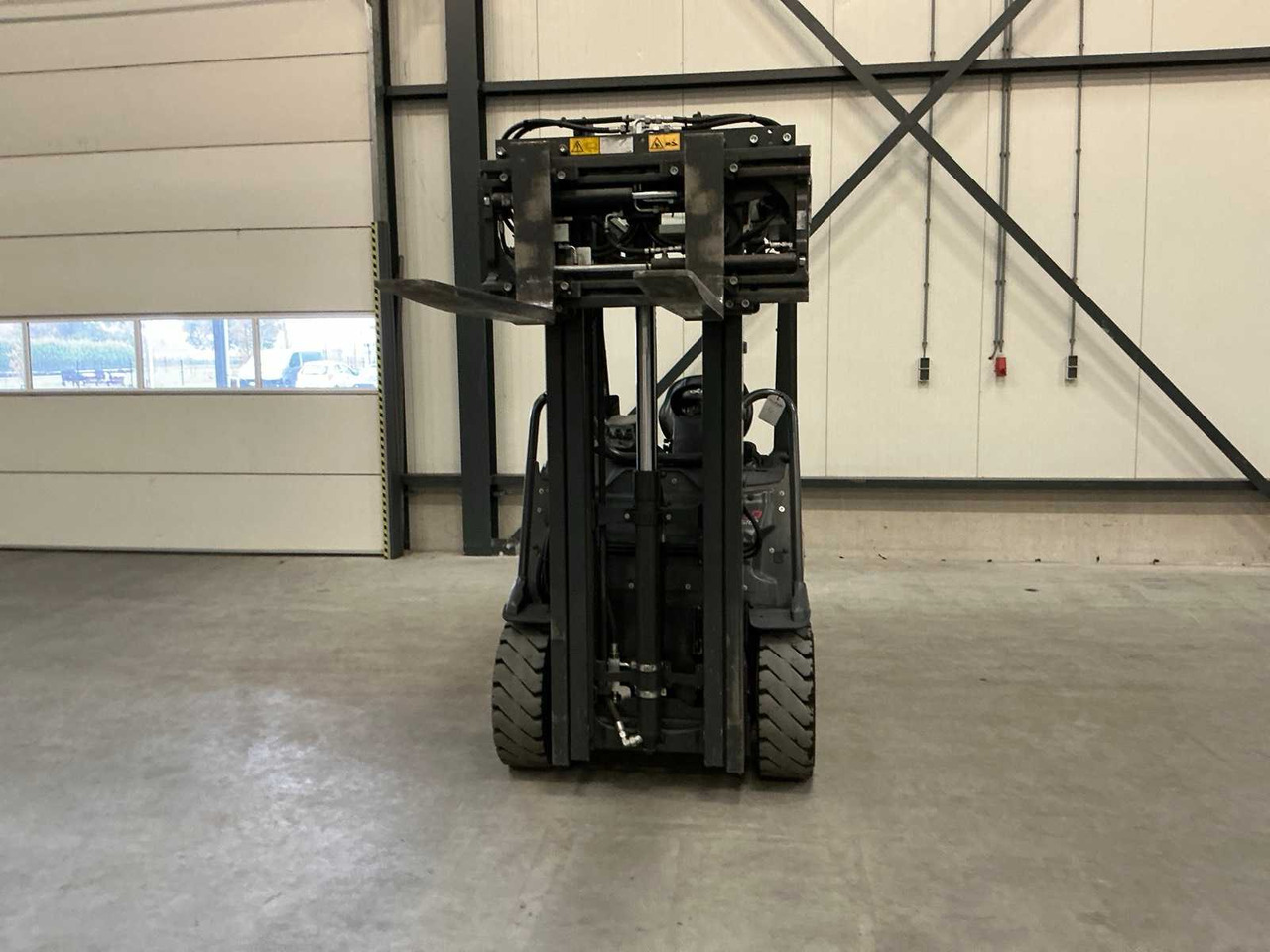 2020 LINDE E20 ROADSTER FORKLIFT TRUCK - Viličar: slika 2020 LINDE E20 ROADSTER FORKLIFT TRUCK - Viličar 2020 LINDE E20 ROADSTER FORKLIFT TRUCK - Viličar: slika 2020 LINDE E20 ROADSTER FORKLIFT TRUCK - Viličar