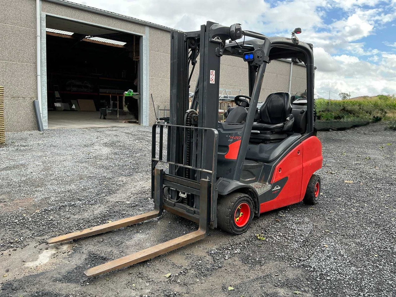 2020 LINDE H20T-01 FORKLIFT - Viličar: slika 2020 LINDE H20T-01 FORKLIFT - Viličar 2020 LINDE H20T-01 FORKLIFT - Viličar: slika 2020 LINDE H20T-01 FORKLIFT - Viličar