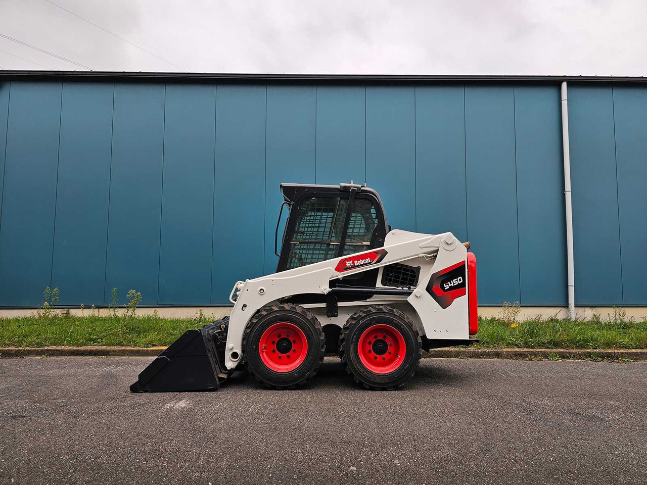 2023 BOBCAT S450 SKID STEER LOADER - Kompaktni utovarivač gusjeničar: slika 2023 BOBCAT S450 SKID STEER LOADER - Kompaktni utovarivač gusjeničar 2023 BOBCAT S450 SKID STEER LOADER - Kompaktni utovarivač gusjeničar: slika 2023 BOBCAT S450 SKID STEER LOADER - Kompaktni utovarivač gusjeničar