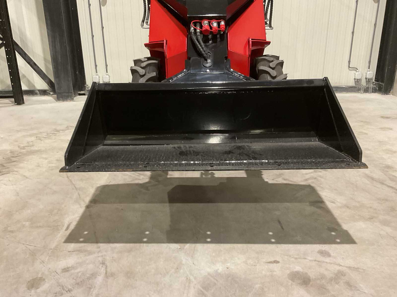 Utovarivač na kotačima 2025 RHINO-CROSS SSL480 SHOVEL: slika Utovarivač na kotačima 2025 RHINO-CROSS SSL480 SHOVEL