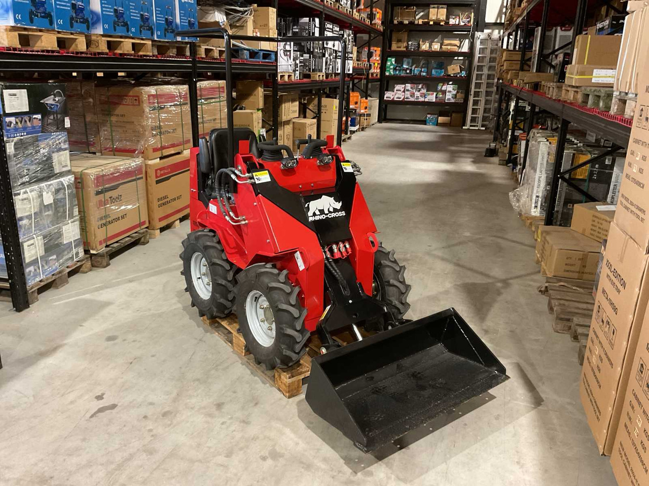 Utovarivač na kotačima 2025 RHINO-CROSS SSL480 SHOVEL: slika Utovarivač na kotačima 2025 RHINO-CROSS SSL480 SHOVEL