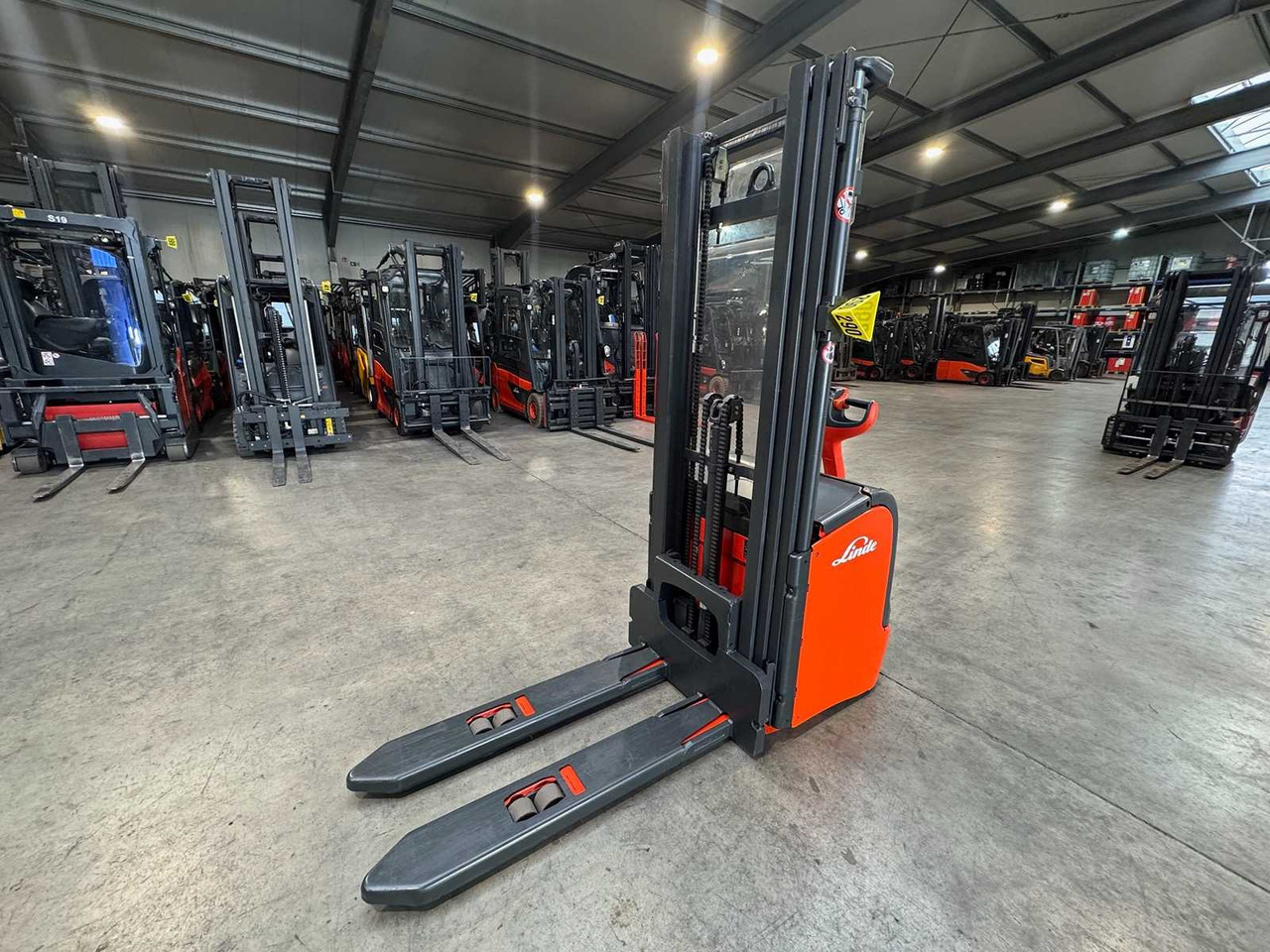 32/2019 SERVICE +UVV 10/2026 LINDE L14 TRIPLEX 470CM PALLET TRUCK ANT 1,983 HOURS - Viličar: slika 32/2019 SERVICE +UVV 10/2026 LINDE L14 TRIPLEX 470CM PALLET TRUCK ANT 1,983 HOURS - Viličar 32/2019 SERVICE +UVV 10/2026 LINDE L14 TRIPLEX 470CM PALLET TRUCK ANT 1,983 HOURS - Viličar: slika 32/2019 SERVICE +UVV 10/2026 LINDE L14 TRIPLEX 470CM PALLET TRUCK ANT 1,983 HOURS - Viličar